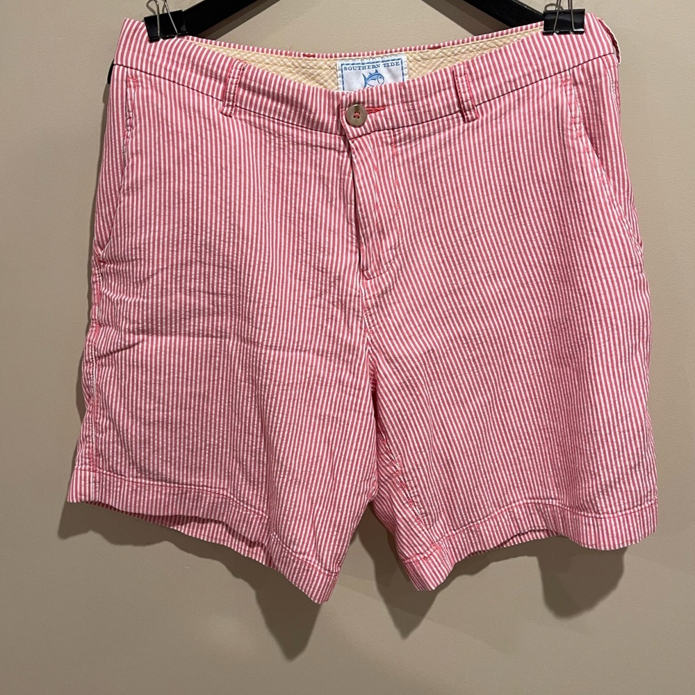Southern Tide Skipjack Men’s Red Seersucker Chino Shorts • Size 32